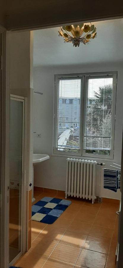 Chez Jeanne Hotel Карентан Екстериор снимка