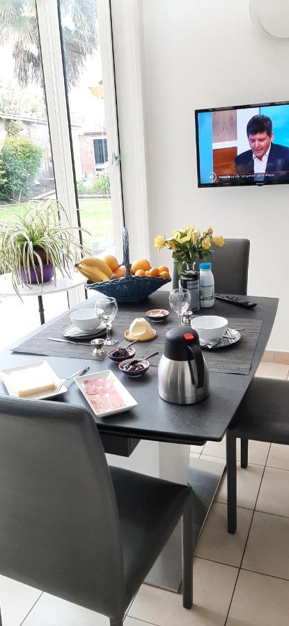 Chez Jeanne Hotel Карентан Екстериор снимка
